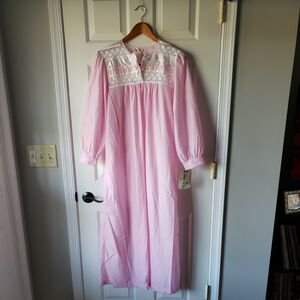 Intimate Options Vintage Womens Nightgown Size Small